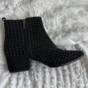 Stud boots